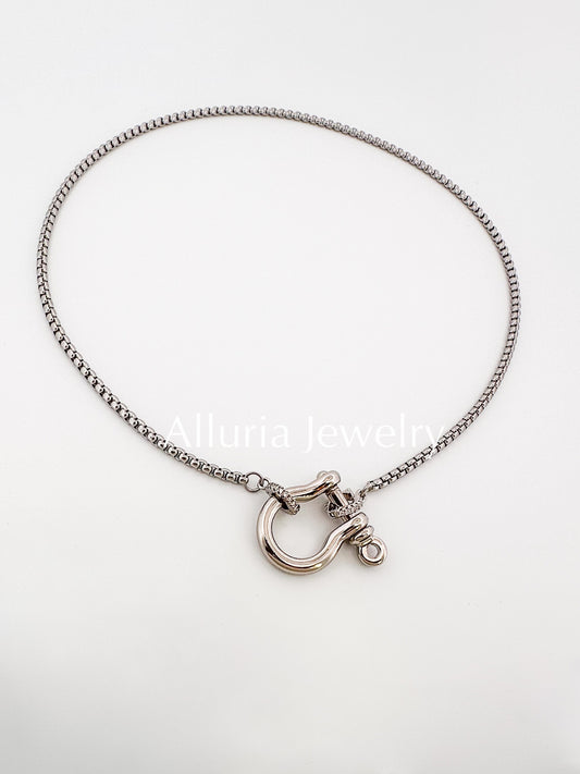 Silver Horseshoe Clasp with Round Box Chain Necklace